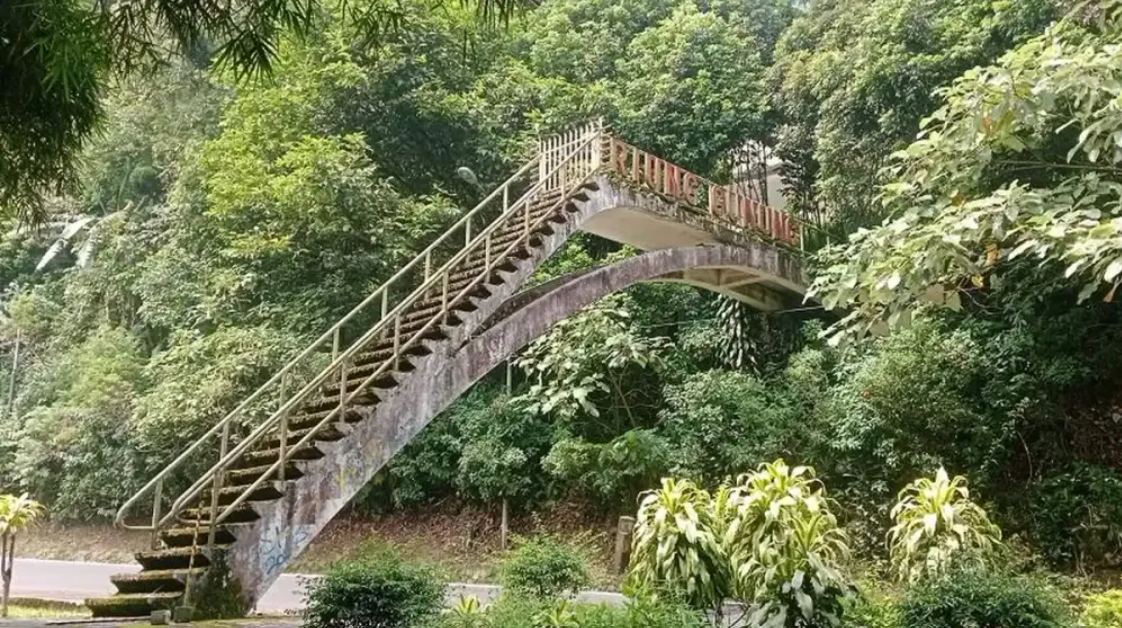 Jembatan Riung Gunung Villa Soekarno